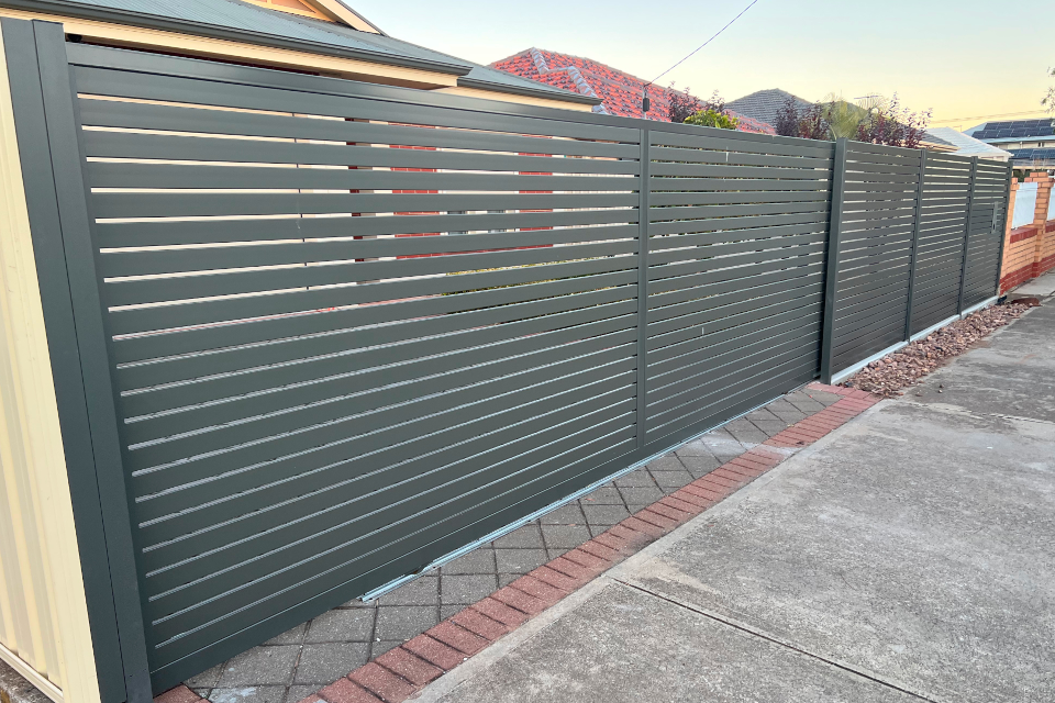sliding gate